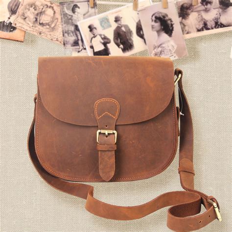 women's vintage messenger bag.